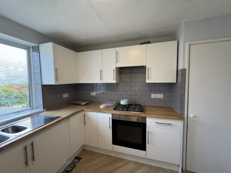 3 bedroom Terraced House to let in Eridge Close, Pound Hill, Crawley, RH10