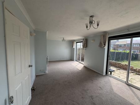 3 bedroom Terraced House to let in Eridge Close, Pound Hill, Crawley, RH10