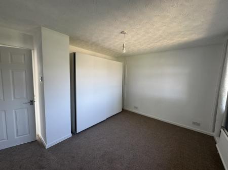 3 bedroom Terraced House to let in Eridge Close, Pound Hill, Crawley, RH10