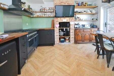 3 bedroom Semi-detached house to let in Bostock Avenue, Horsham, RH12