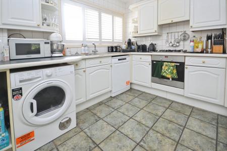 4 bedroom Terraced House for sale in Darleydale, Southgate, Crawley, RH11