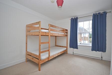 2 bedroom Semi-detached house to let in West Street, Southgate, Crawley, RH11