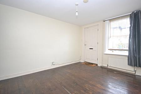 2 bedroom Semi-detached house to let in West Street, Southgate, Crawley, RH11