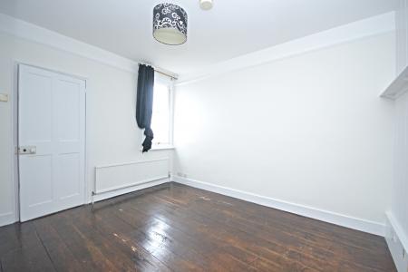2 bedroom Semi-detached house to let in West Street, Southgate, Crawley, RH11