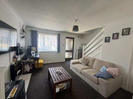 2 bedroom Semi-detached house to let in Acorn Avenue, Cowfold, RH13