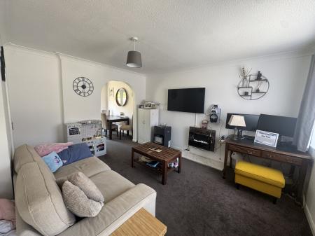 2 bedroom Semi-detached house to let in Acorn Avenue, Cowfold, RH13