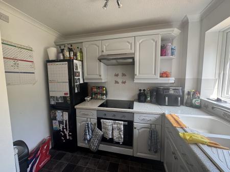 2 bedroom Semi-detached house to let in Acorn Avenue, Cowfold, RH13