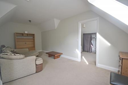 1 bedroom Maisonette to let in Nowhurst Lane, Broadbridge Heath, RH12