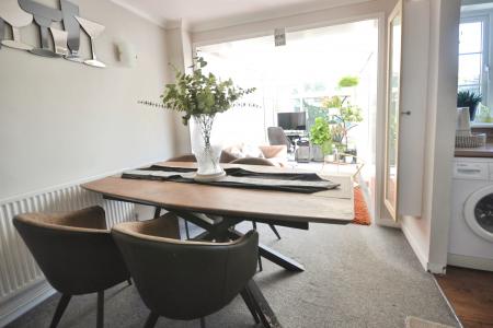3 bedroom Terraced House to let in Strathmore Road, Ifield, Crawley, RH11