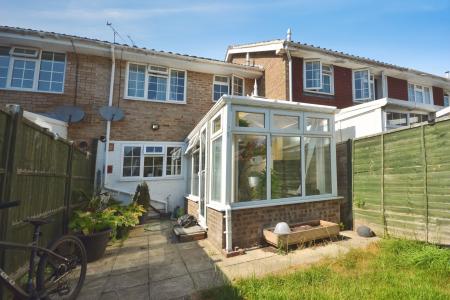 3 bedroom Terraced House to let in Strathmore Road, Ifield, Crawley, RH11