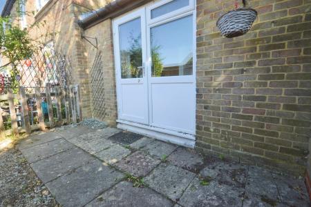 1 bedroom Ground floor maisonette for sale in Swallowtail Road, Horsham, RH12