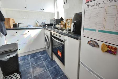 1 bedroom Ground floor maisonette for sale in Swallowtail Road, Horsham, RH12