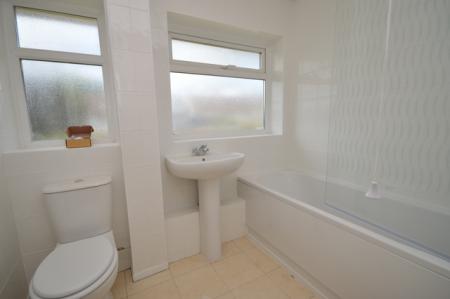 3 bedroom Terraced House to let in Wakehurst Drive, Southgate, Crawley, RH10