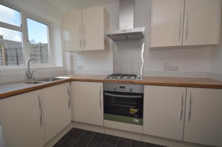3 bedroom Terraced House to let in Wakehurst Drive, Southgate, Crawley, RH10