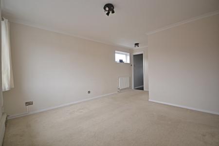 1 bedroom Maisonette to let in Goosegreen Close, Horsham, RH12