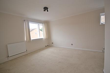 1 bedroom Maisonette to let in Goosegreen Close, Horsham, RH12