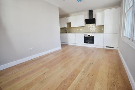 1 bedroom Flat to let in East Park, Southgate, Crawley, RH10