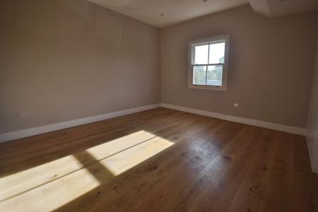 1 bedroom Flat to let in East Park, Southgate, Crawley, RH10