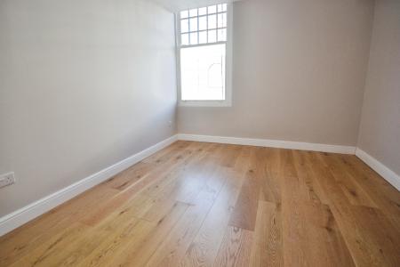 1 bedroom Flat to let in East Park, Southgate, Crawley, RH10