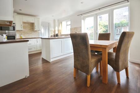 4 bedroom Semi-detached house to let in Erica Way, Horsham, RH12