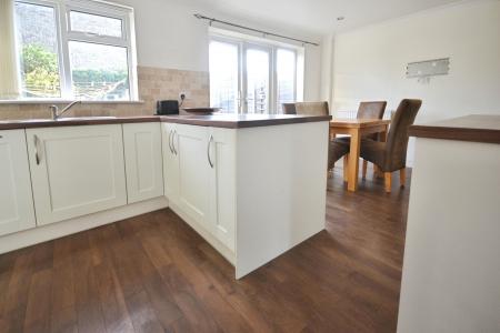 4 bedroom Semi-detached house to let in Erica Way, Horsham, RH12