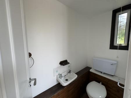 3 bedroom End of terrace house to let in Juxon Close, Bewbush, Crawley, RH11