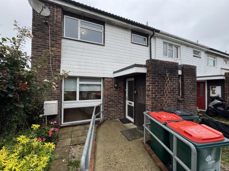 3 bedroom End of terrace house to let in Juxon Close, Bewbush, Crawley, RH11