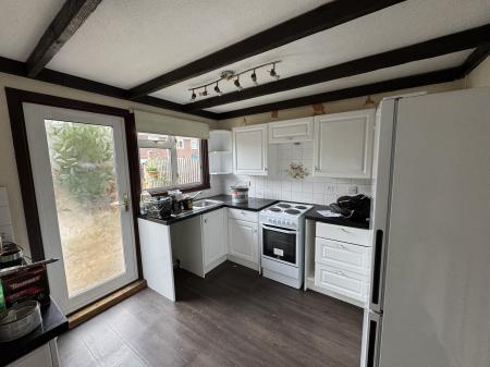 3 bedroom End of terrace house to let in Juxon Close, Bewbush, Crawley, RH11