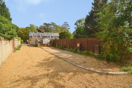 2 bedroom End of terrace house for sale in Ifield Road, Charlwood, RH6