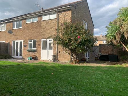 4 bedroom Semi-detached house for sale in Erica Way, Horsham, RH12