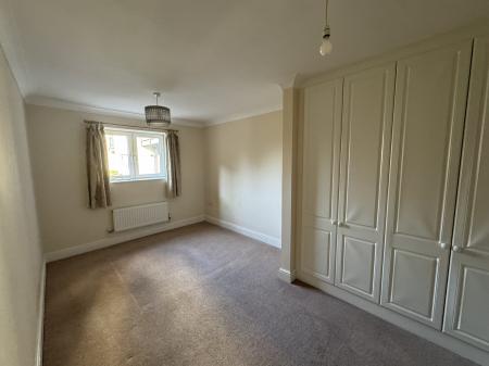 2 bedroom Apartment to let in Albion Way, Horsham, RH12