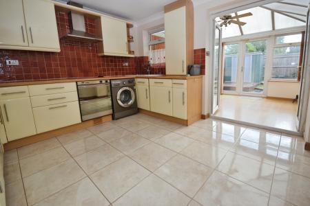 2 bedroom Terraced House for sale in Beechside, Southgate, Crawley, RH10