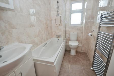 2 bedroom Terraced House for sale in Beechside, Southgate, Crawley, RH10