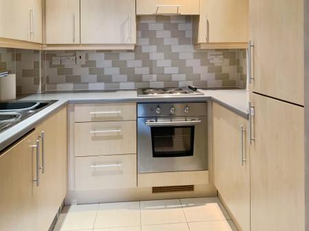 1 bedroom Apartment to let in Bishopric, Horsham, RH12