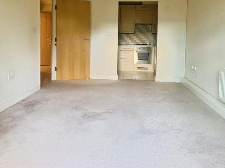 1 bedroom Apartment to let in Bishopric, Horsham, RH12