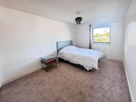 2 bedroom Apartment to let in Commonwealth Drive, Crawley, RH10