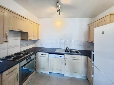 2 bedroom Apartment to let in Commonwealth Drive, Crawley, RH10