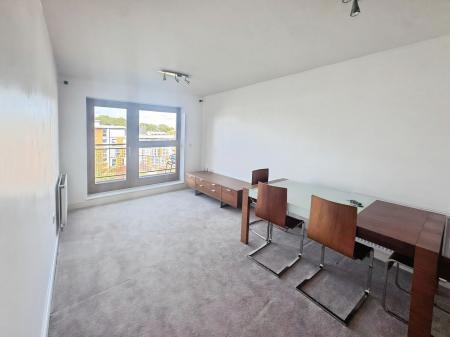 2 bedroom Apartment to let in Commonwealth Drive, Crawley, RH10