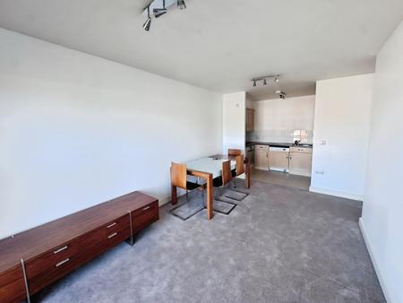 2 bedroom Apartment to let in Commonwealth Drive, Crawley, RH10