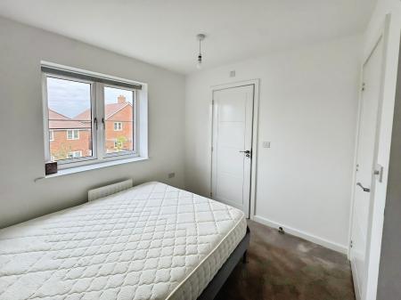 2 bedroom End of terrace house to let in Brighton Link, Faygate, RH12