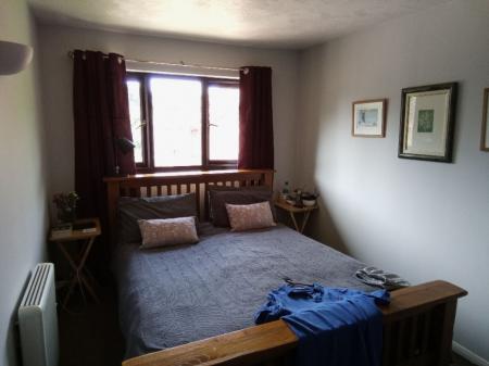 2 bedroom Flat to let in Wallis Way, Horsham, RH13
