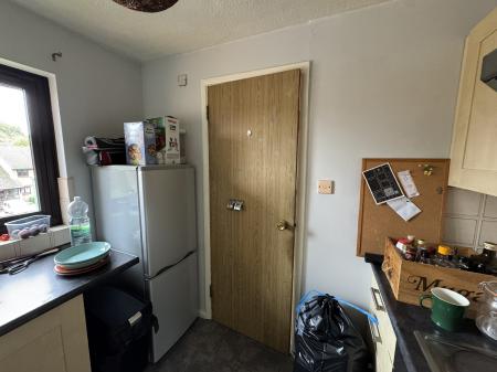 2 bedroom Flat to let in Wallis Way, Horsham, RH13