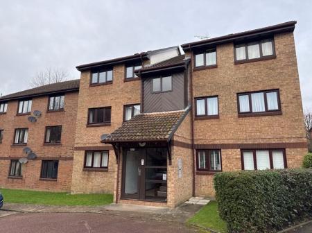2 bedroom Flat to let in Wallis Way, Horsham, RH13