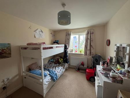 2 bedroom Flat to let in Stone Court, Worth, Crawley, RH10