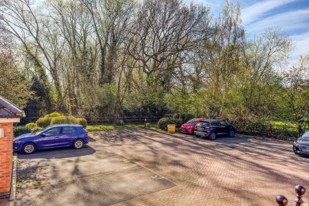 2 bedroom Flat for sale in Badgerdale Way, Heatherton Village, Derby, DE23