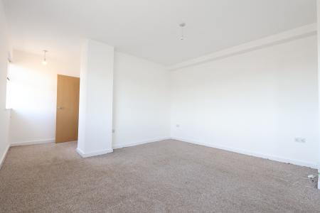 3 bedroom Flat for sale in Roe Farm Lane, Chaddesden, Derby, DE21