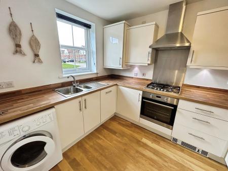 3 bedroom Town house to let in Queensbury Park Drive, Shelton Lock, Derby, DE24