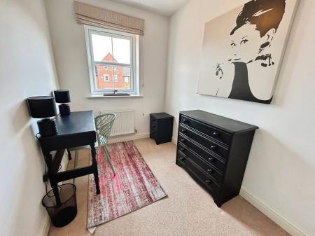 3 bedroom Town house to let in Queensbury Park Drive, Shelton Lock, Derby, DE24