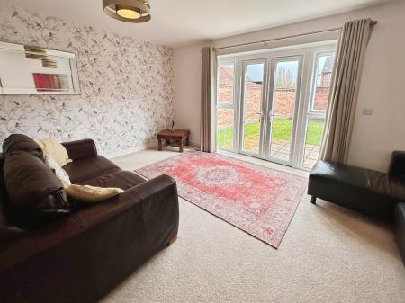 3 bedroom Town house to let in Queensbury Park Drive, Shelton Lock, Derby, DE24
