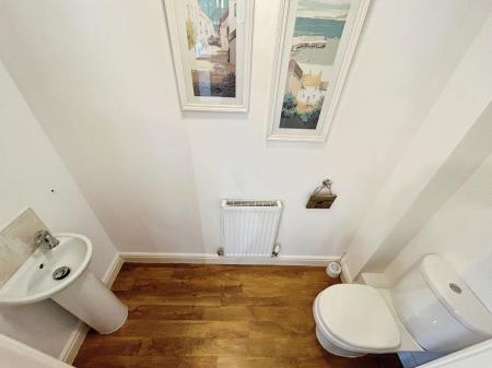 3 bedroom Town house to let in Queensbury Park Drive, Shelton Lock, Derby, DE24
